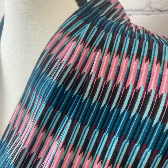 Talbots Wrap Blouse Geometric size 12 - Picture 3 of 10